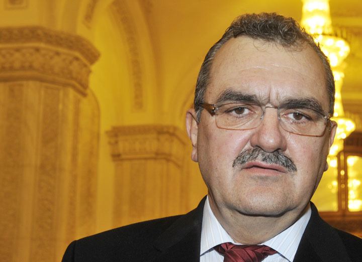 Miron Mitrea Miron Mitrea sia dat demisia din Camera Deputatilor