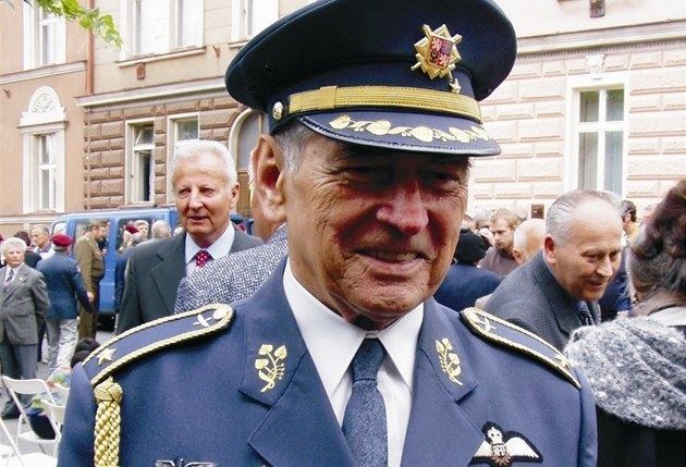 Miroslav Štandera Zemel generl tandera jeden z poslednch vetern RAF iDNEScz
