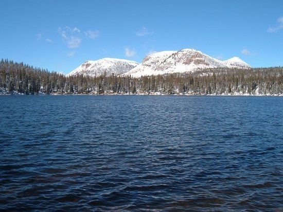 Mirror Lake (Utah) httpsmediacdntripadvisorcommediaphotos01
