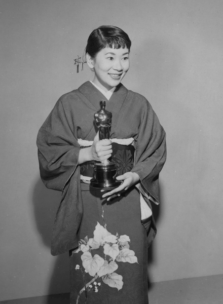 Miyoshi Umeki asian old hollywood oscars Academy Awards sayonara asian