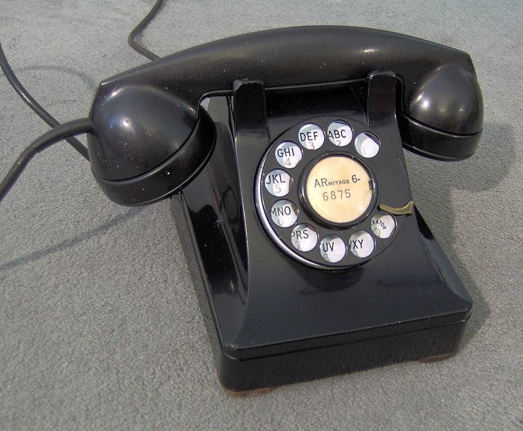 Model 302 telephone