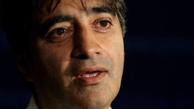 Moe Sihota ExNDP minister Moe Sihota solicited stipend from unions