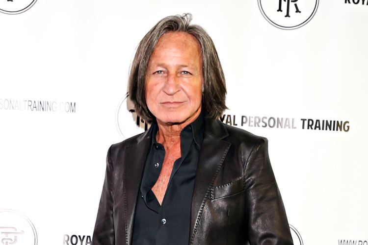 Mohamed Hadid Mohamed Hadid39s Bel Air Mansion See Pics of Home and Property The