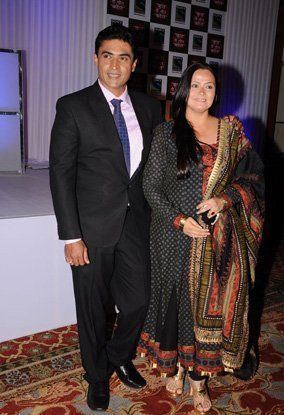 Mohnish Bahl Aarti Behl Mohnish Behls wife