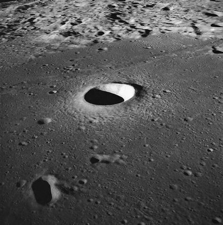 Moltke (crater)