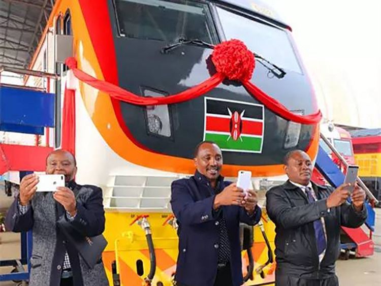 Mombasa–Nairobi Standard Gauge Railway wwwrailwaygazettecomuploadspicstnkesgrloco