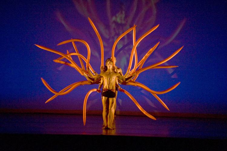 MOMIX 1000 images about MOMIX on Pinterest Dance company Bellinis and