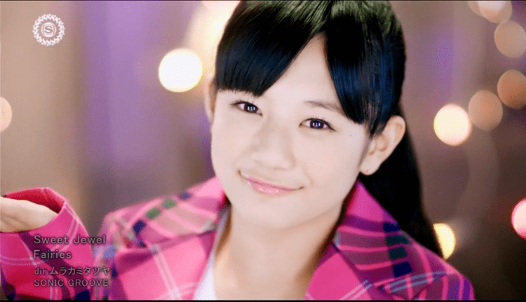 Momoka Ito Sweet Jewel by Fairies PV Review Happy Go Lucky