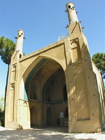 Monar Jonban Monar Jonban and surrounding park Esfahan