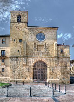 Monastery of San Vicente de Oviedo httpsuploadwikimediaorgwikipediacommonsthu