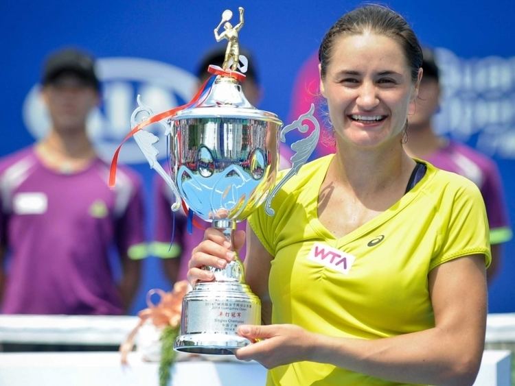 Monica Niculescu Monica Niculescu Beats Alize Cornet to Win Guangzhou Open