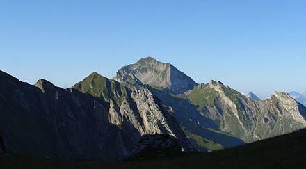 Mont Charvin (Aravis) httpsuploadwikimediaorgwikipediacommonsthu