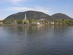 Mont-Saint-Hilaire, Quebec httpsuploadwikimediaorgwikipediacommonsthu