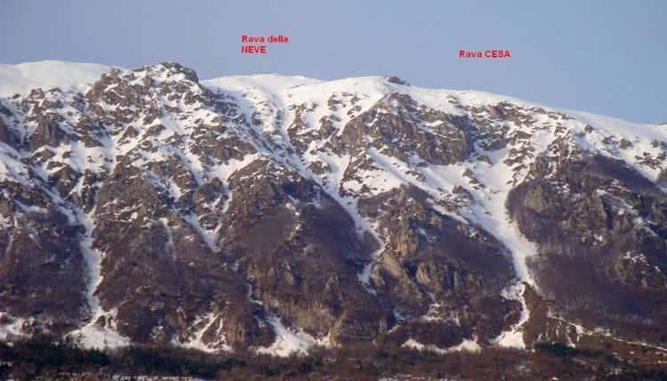 Montagne del Morrone Salle sci alpinismo Morrone Monte per Rava della Neve Abruzzo