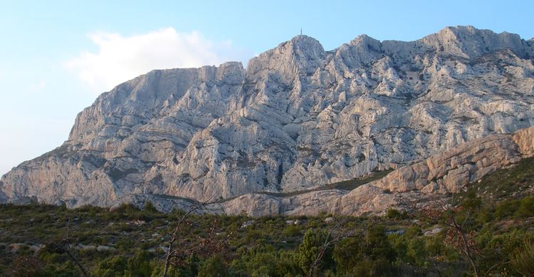 Montagne Sainte-Victoire httpsuploadwikimediaorgwikipediacommonsee