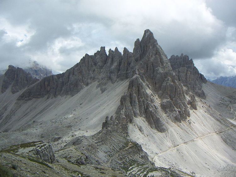 Monte Paterno httpsuploadwikimediaorgwikipediacommonsthu