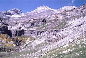 Monte Perdido httpsuploadwikimediaorgwikipediacommonsthu