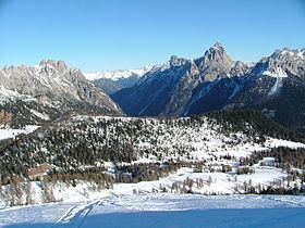 Monte Terza Grande httpsuploadwikimediaorgwikipediacommonsthu