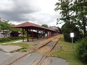 Monument Train Station httpsuploadwikimediaorgwikipediacommonsthu