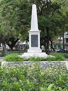 Monumento a los heroes de El Polvorín (obelisk) httpsuploadwikimediaorgwikipediacommonsthu