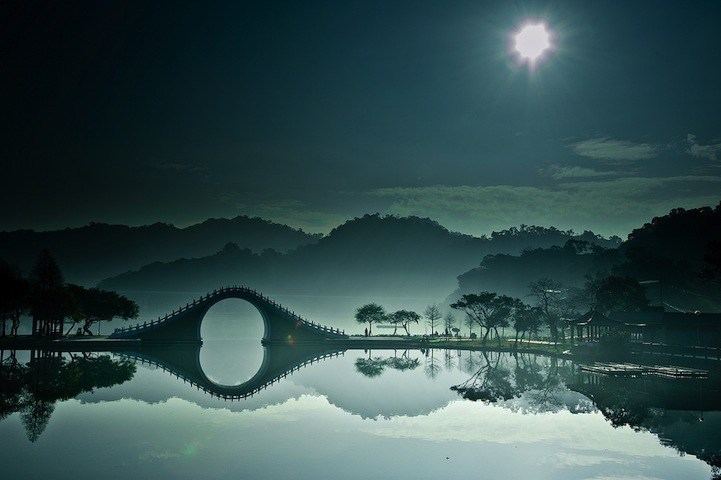 Moon bridge Moon Bridge in Taiwan Unusual Places