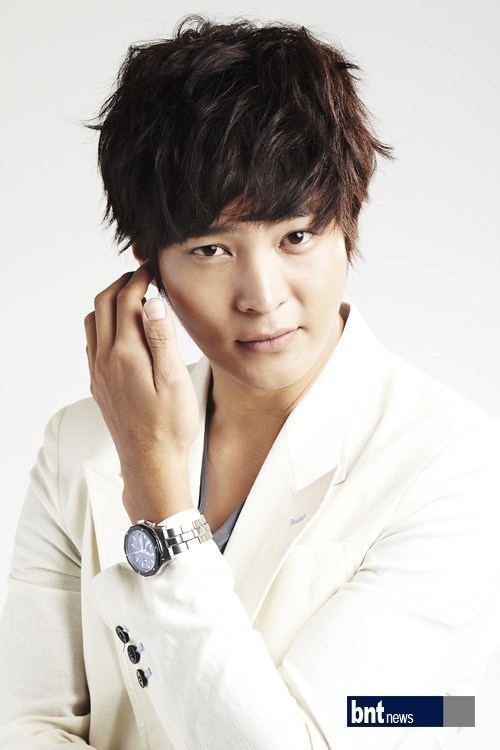 Moon Joo-won OBsessions 6 Cadence