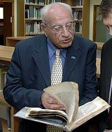Mordechai Ben-Porat httpsuploadwikimediaorgwikipediacommonsthu