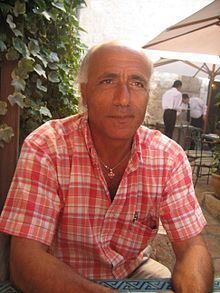 Mordechai Vanunu httpsuploadwikimediaorgwikipediacommonsthu