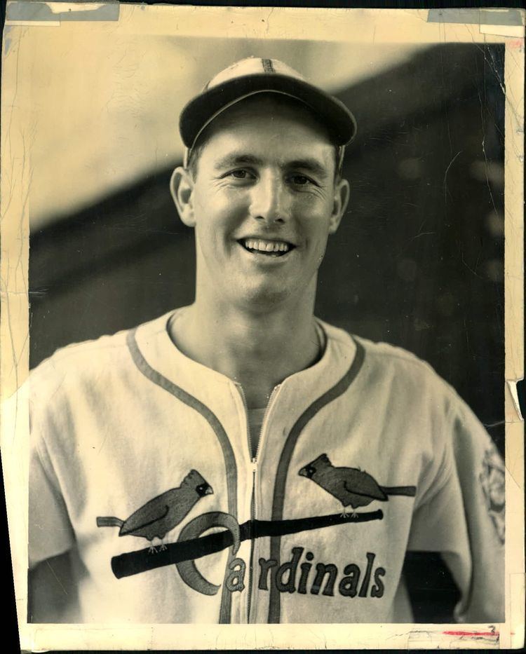 Mort Cooper Lot Detail 1942 Mort Cooper St Louis Cardinals The Sporting News