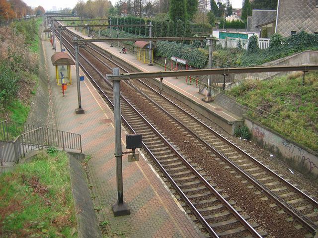 Mortsel-Deurnesteenweg railway station