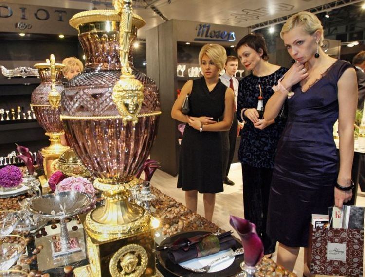 Moscow Millionaire Fair Russia Consumers Clamor To Buy Luxury Goods