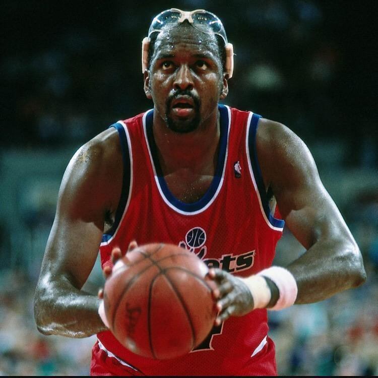 Moses Malone NBA champion and 12time All Star Moses Malone dies at 60