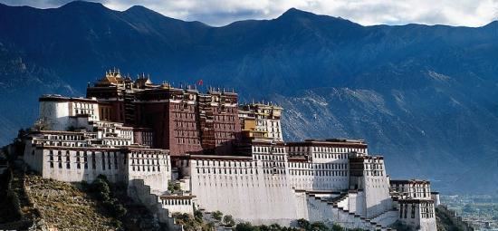 Most breathtaking palaces of the world Most breathtaking palaces of the world