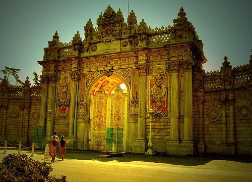 Most breathtaking palaces of the world Most breathtaking palaces of the world