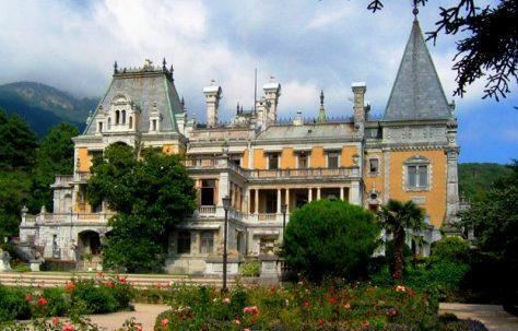 Most breathtaking palaces of the world Most breathtaking palaces of the world