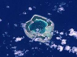 Motu One (Society Islands) httpsuploadwikimediaorgwikipediacommonsthu