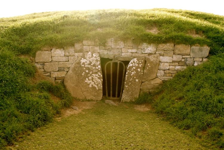 Mound of the Hostages Visit The Hill of Tara County Meath Ireland Eat Sleep Chic