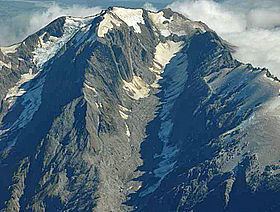 Mount Adams (New Zealand) httpsuploadwikimediaorgwikipediacommonsthu
