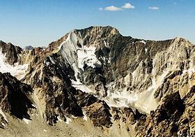 Mount Adelung httpsuploadwikimediaorgwikipediacommonsthu
