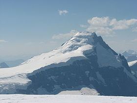 Mount Columbia (Canada) httpsuploadwikimediaorgwikipediacommonsthu