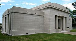 Mount Holly Mausoleum httpsuploadwikimediaorgwikipediacommonsthu