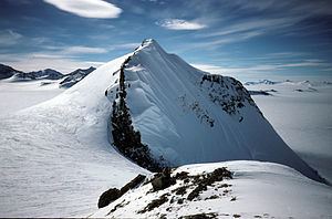 Mount Jackson (Antarctica) httpsuploadwikimediaorgwikipediacommonsthu