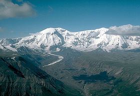 Mount Jarvis httpsuploadwikimediaorgwikipediacommonsthu