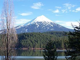 Mount McLoughlin httpsuploadwikimediaorgwikipediacommonsthu