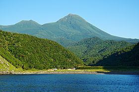 Mount Rausu httpsuploadwikimediaorgwikipediacommonsthu