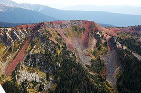 Mount Ray (British Columbia) httpsuploadwikimediaorgwikipediaenthumb4