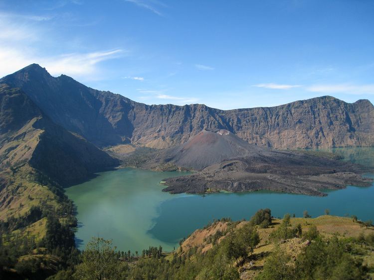 Mount Rinjani httpsuploadwikimediaorgwikipediacommons66