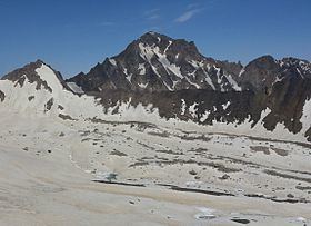 Mount Takht-e Suleyman httpsuploadwikimediaorgwikipediacommonsthu