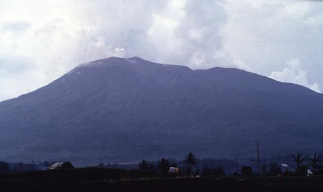 Mount Talakmau httpsvolcanosieduPhotosfull045011jpg