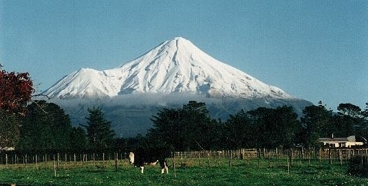 Mount Taranaki httpsuploadwikimediaorgwikipediacommonsbb